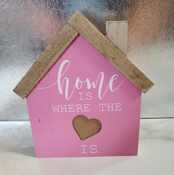 Valentine's Day Wreath & Home is Where the Heart Is figure - Picture 13 of 16